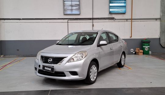 Nissan • Versa