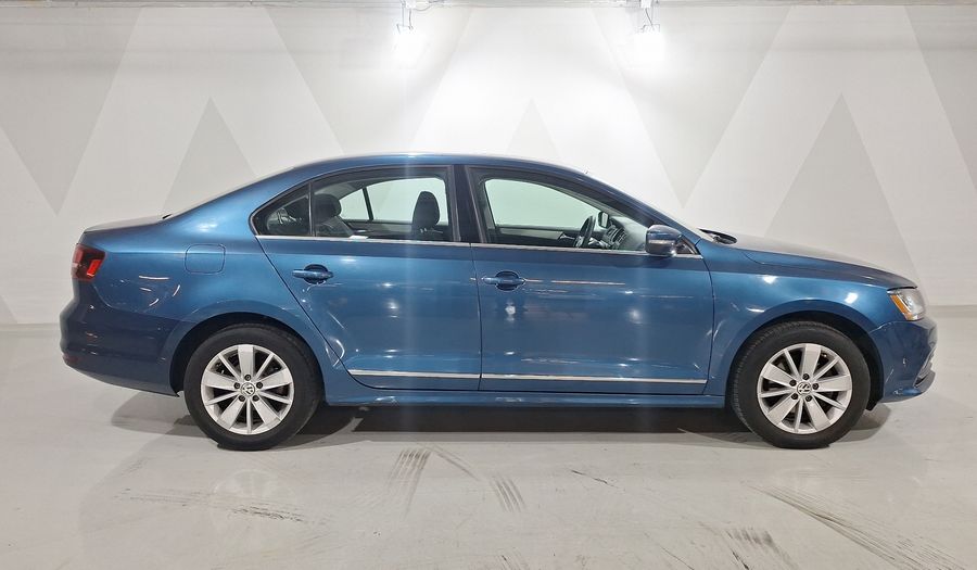 Volkswagen Jetta 2.5 COMFORTLINE TIP. BOLSAS AIRE DEL. Sedan 2018