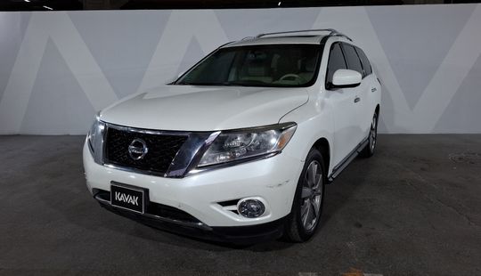 Nissan • Pathfinder