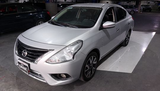 Nissan • Versa