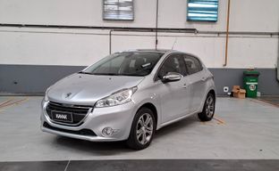 Peugeot • 208