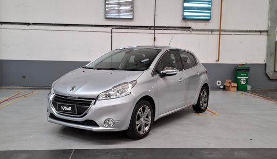 Peugeot • 208