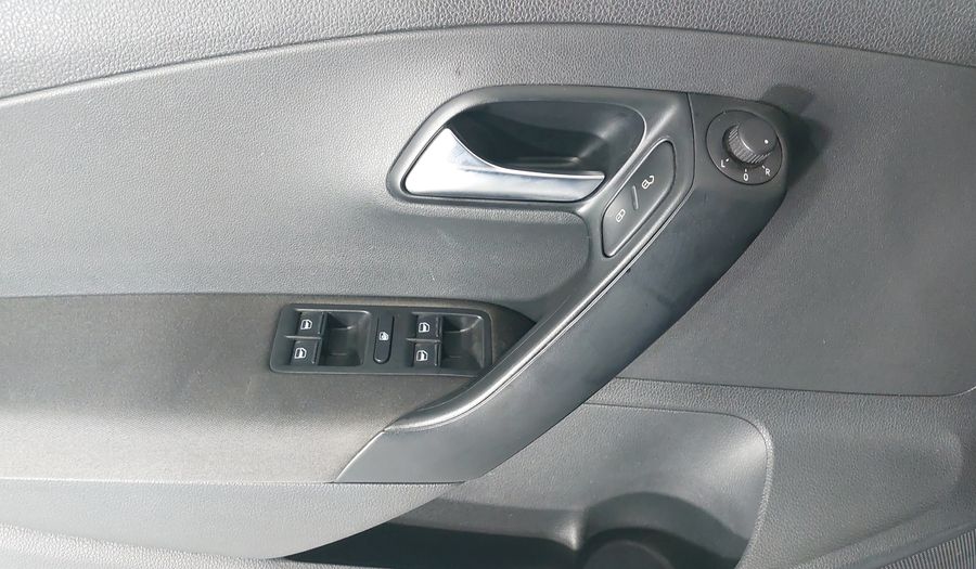 Volkswagen Polo 1.6 STARTLINE AUTO Hatchback 2021