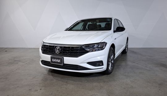 Volkswagen • Jetta