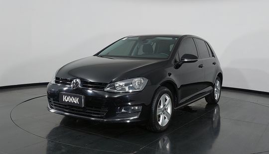 Volkswagen • Golf