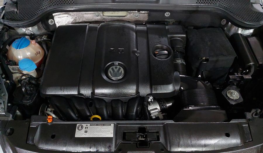 Volkswagen Beetle 2.5 MT Hatchback 2013