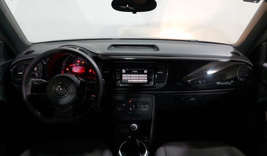 Volkswagen Beetle 2.5 MT Hatchback 2013