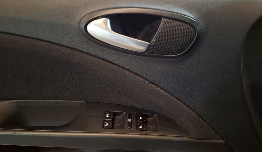 Seat Leon 2.0 TURBO FSI BI XENON ALCANTARA FR MT Hatchback 2011