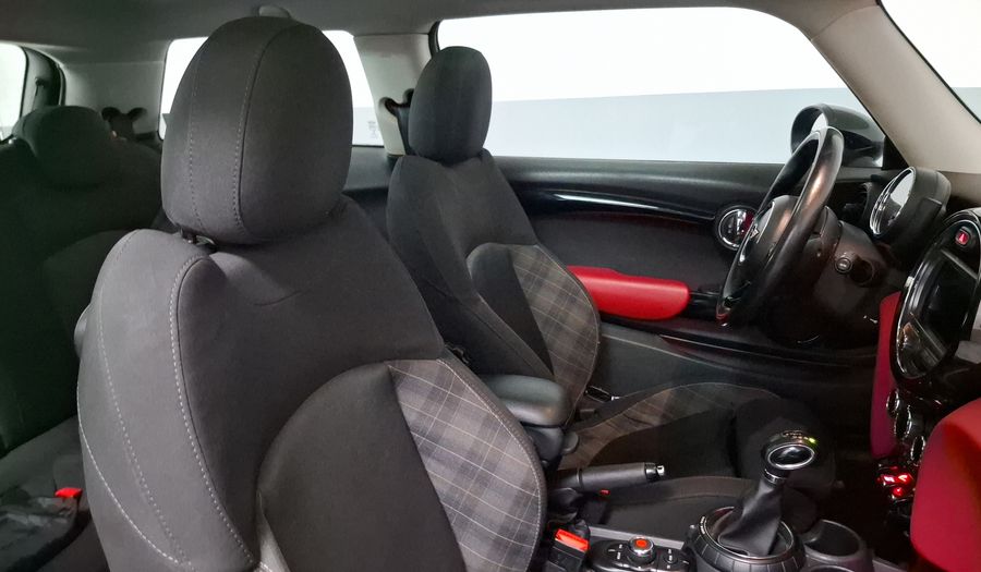 Mini Cooper 1.5 COOPER CHILI AT Hatchback 2016