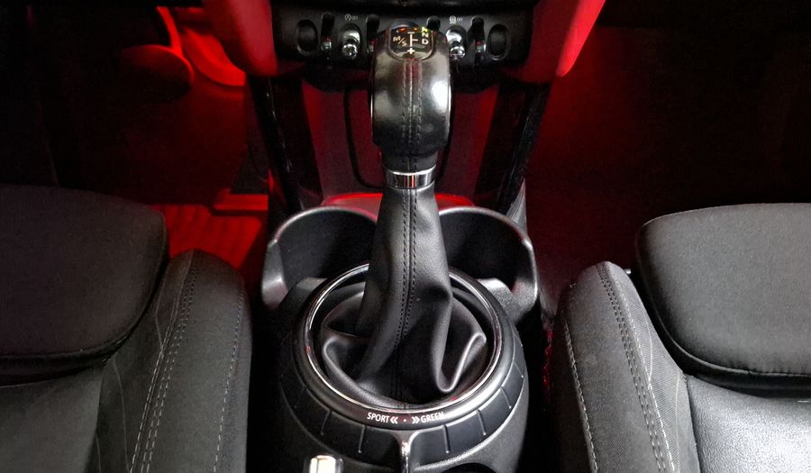 Mini Cooper 1.5 COOPER CHILI AT Hatchback 2016