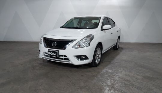 Nissan • Versa