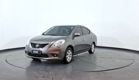 Nissan • Versa