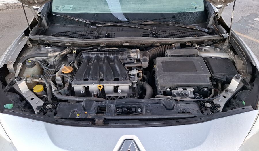 Renault Fluence 2.0 DYNAMIQUE Sedan 2013