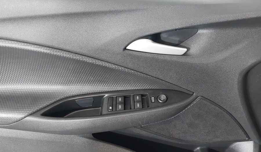 Chevrolet Onix LT MANUAL Hatchback 2024