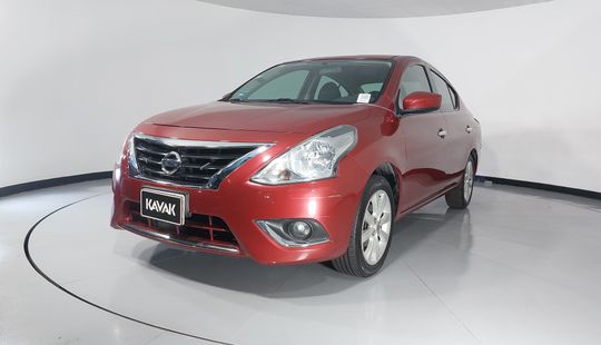 Nissan • Versa