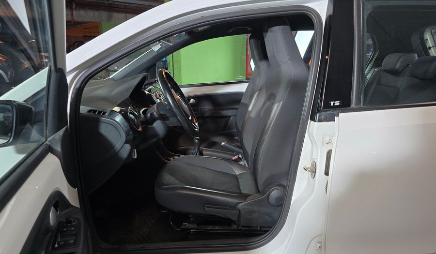 Volkswagen Up 1.0 PEPPER Hatchback 2017