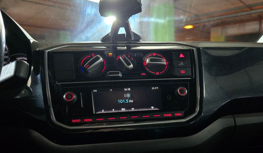 Volkswagen Up 1.0 PEPPER Hatchback 2017