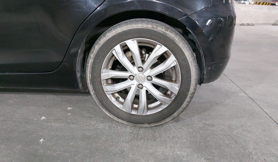 Suzuki Swift 1.4 GLX AT Hatchback 2015