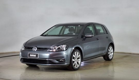 Volkswagen • Golf