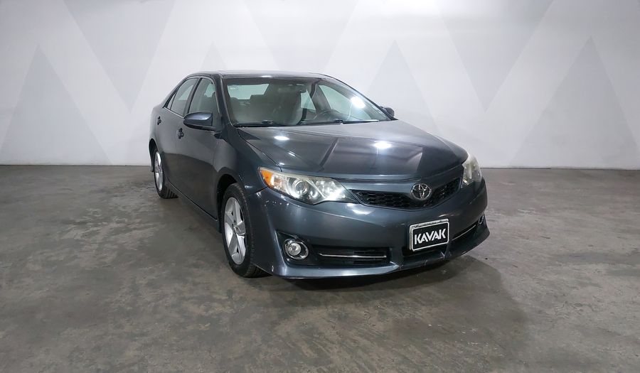 Toyota Camry 3.5 SE V6 6AT Sedan 2012