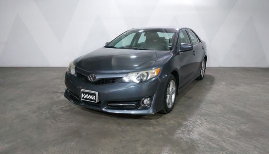 Toyota • Camry