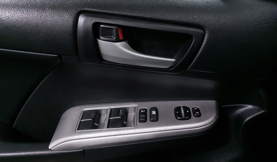 Toyota Camry 3.5 SE V6 6AT Sedan 2012