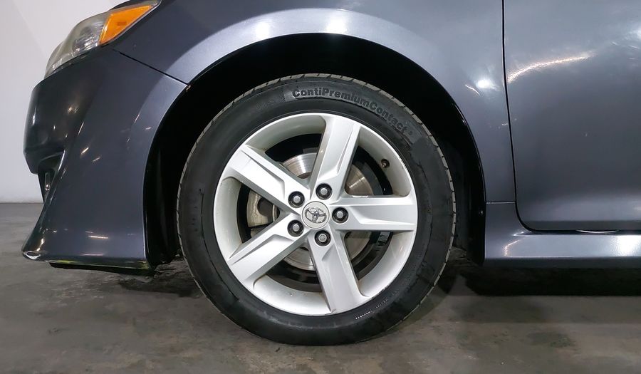 Toyota Camry 3.5 SE V6 6AT Sedan 2012