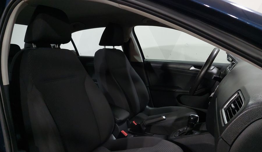 Volkswagen Jetta 2.5 TRENDLINE AT Sedan 2014