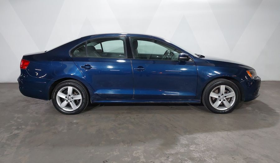 Volkswagen Jetta 2.5 TRENDLINE AT Sedan 2014