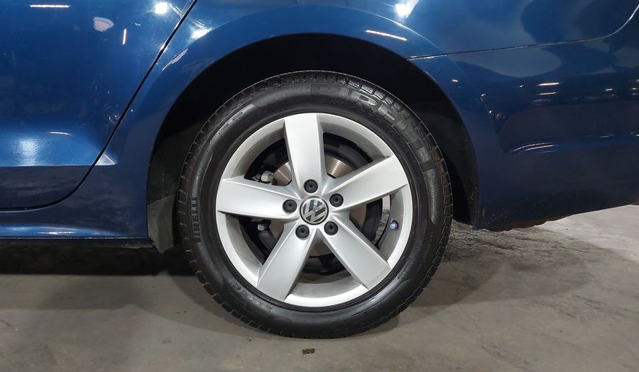Volkswagen Jetta 2.5 TRENDLINE AT Sedan 2014