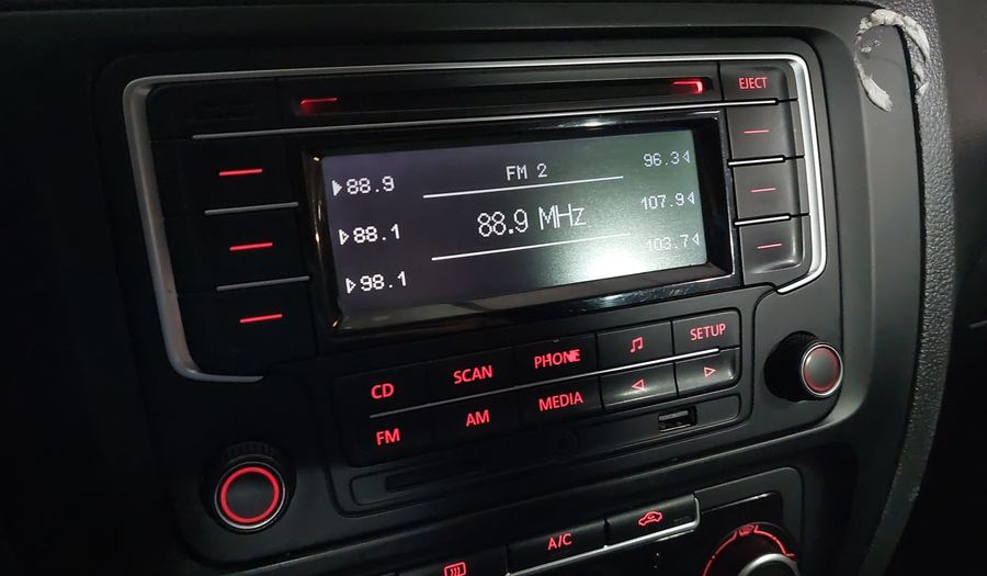 Volkswagen Jetta 2.5 TRENDLINE AT Sedan 2014