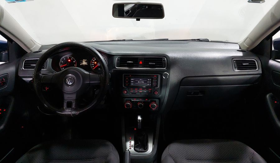 Volkswagen Jetta 2.5 TRENDLINE AT Sedan 2014