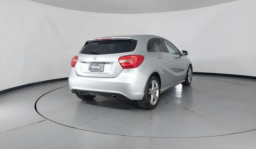 Mercedes Benz Clase A 1.6 200 CGI 7G-DCT Hatchback 2013