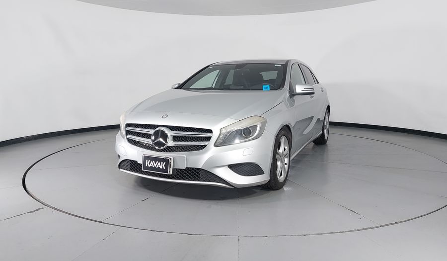Mercedes Benz Clase A 1.6 200 CGI 7G-DCT Hatchback 2013