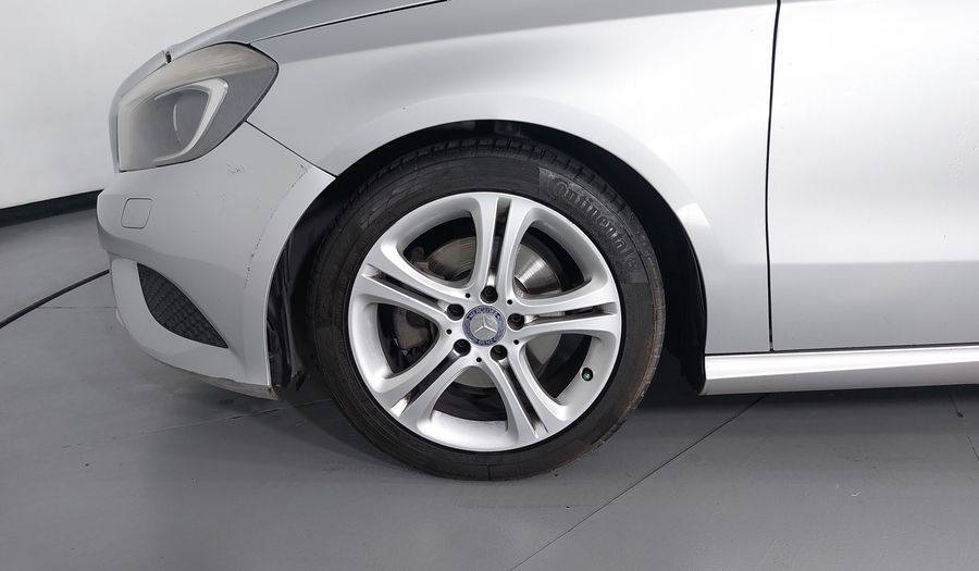 Mercedes Benz Clase A 1.6 200 CGI 7G-DCT Hatchback 2013