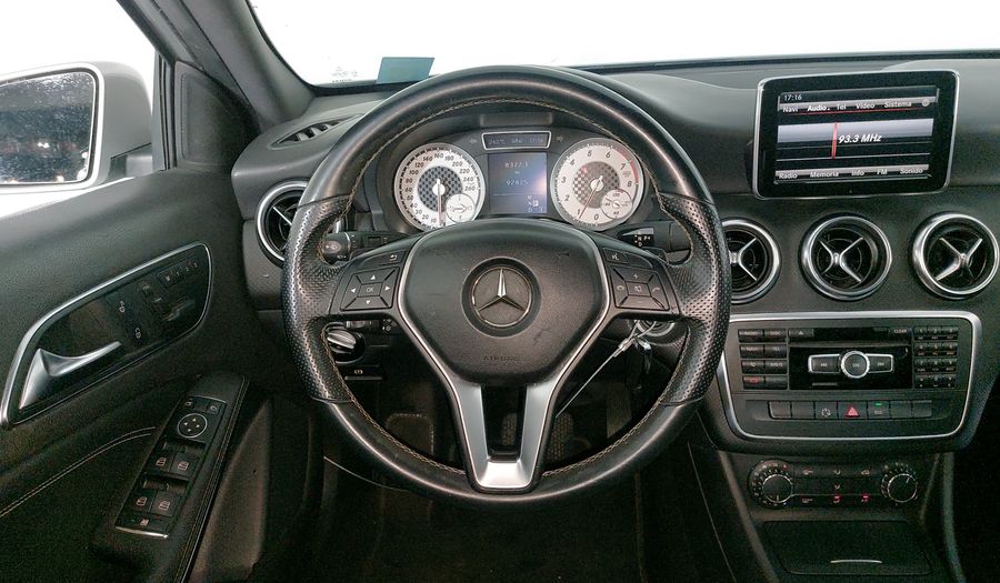 Mercedes Benz Clase A 1.6 200 CGI 7G-DCT Hatchback 2013