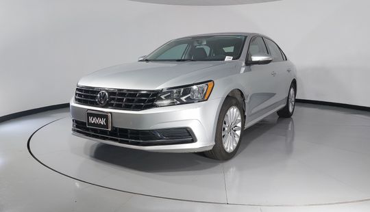 Volkswagen • Passat