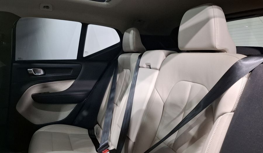 Volvo Xc40 2.0 T4 MOMENTUM AUTO Suv 2022