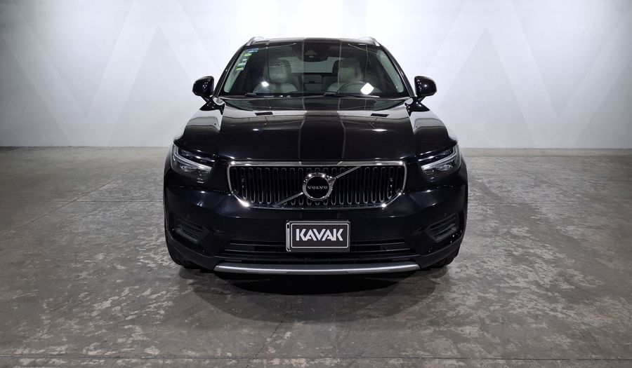 Volvo Xc40 2.0 T4 MOMENTUM AUTO Suv 2022