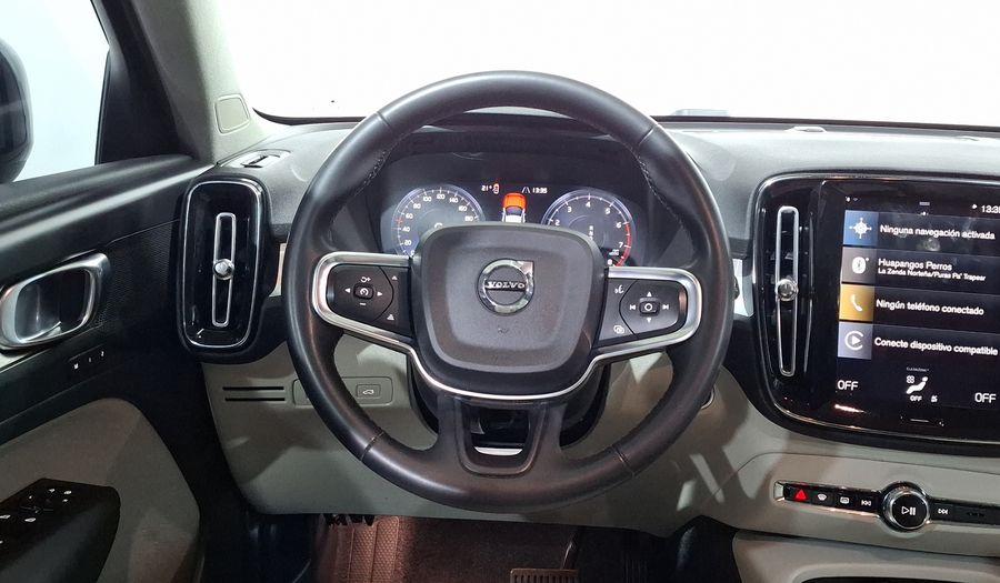 Volvo Xc40 2.0 T4 MOMENTUM AUTO Suv 2022