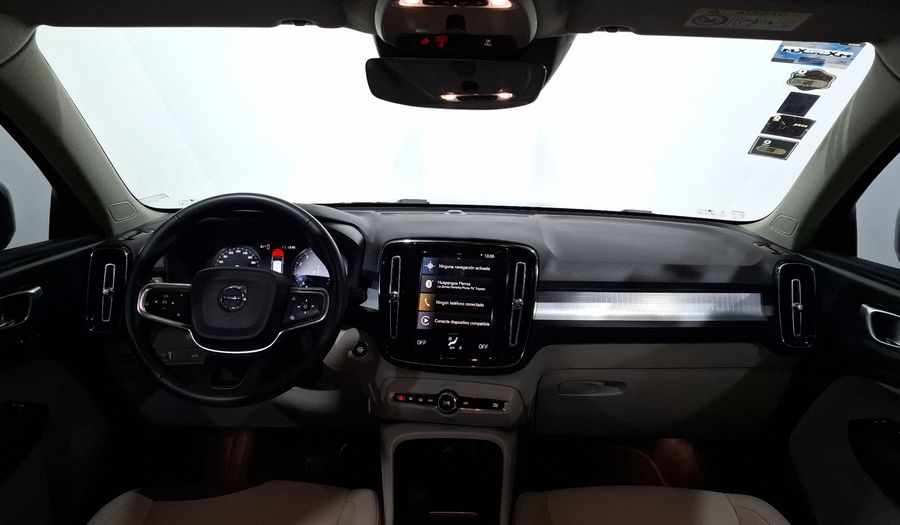 Volvo Xc40 2.0 T4 MOMENTUM AUTO Suv 2022