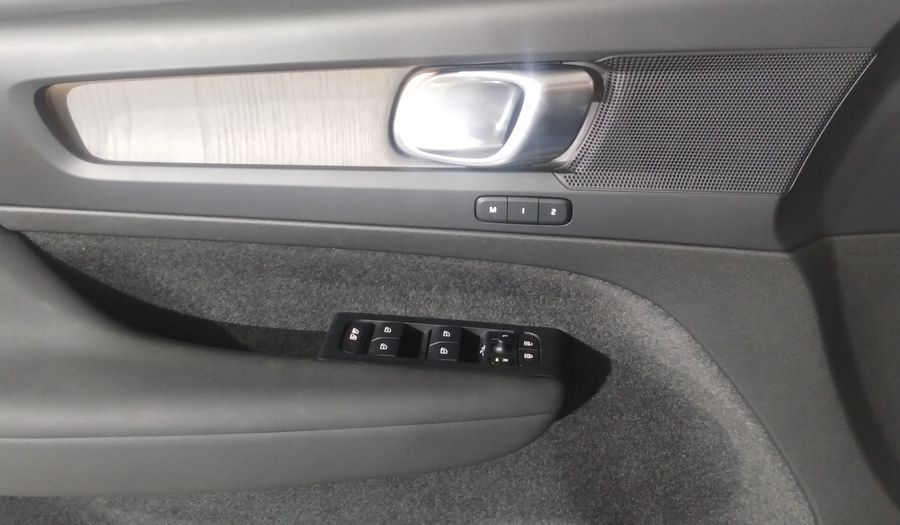 Volvo Xc40 2.0 B4 MHEV PLUS AUTO Suv 2023