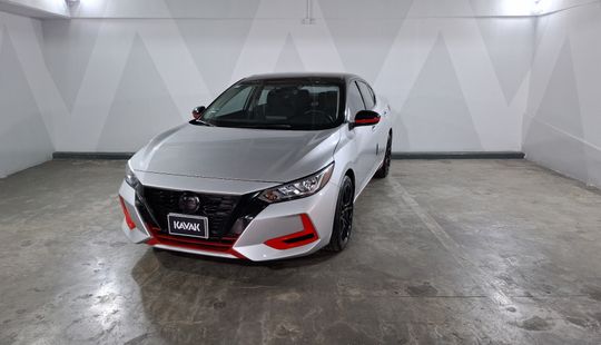Nissan • Sentra