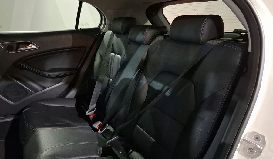 Mercedes Benz Clase Gla 1.6 GLA 180 CGI Suv 2017