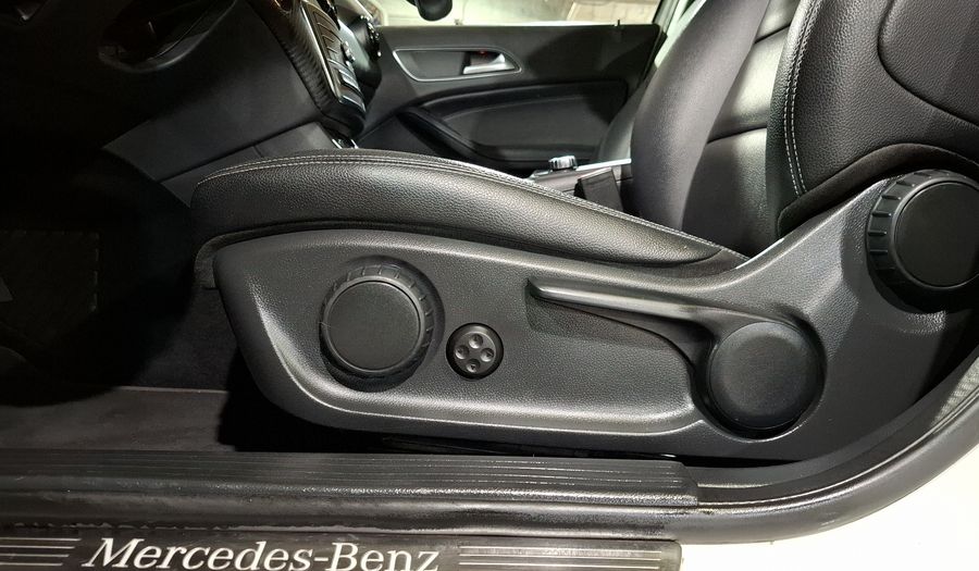 Mercedes Benz Clase Gla 1.6 GLA 180 CGI Suv 2017