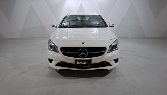 Mercedes Benz • Clase CLA