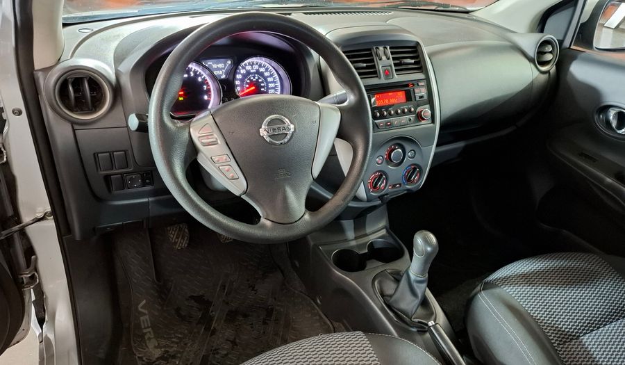 Nissan Versa 1.6 SENSE Sedan 2017