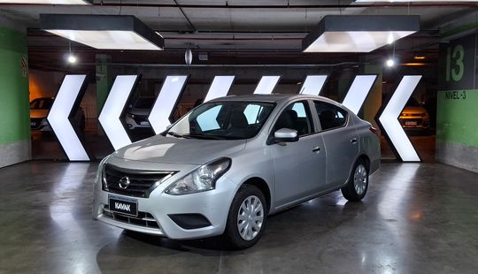 Nissan • Versa