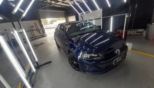 Volkswagen • Polo