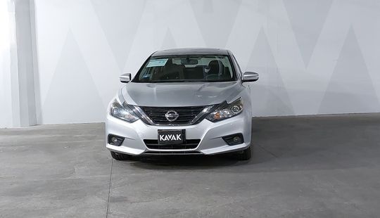 2017 • 124,700 km • Automático